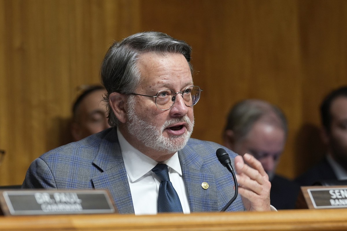 Senador democrata veterano anuncia que não tentará reeleição nos EUA e abre caminho para ampliação de maioria republicana